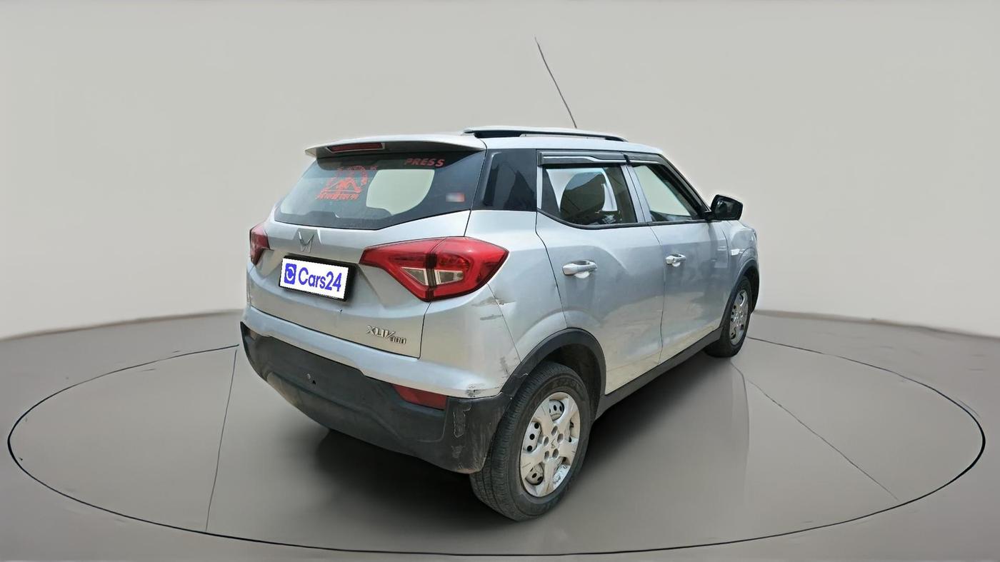 2022 Mahindra XUV300 W4 1.5 DIESEL, Diesel, Manual, 1,59,030 km, exterior