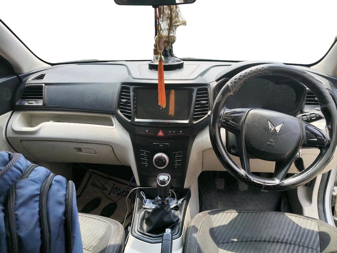 2022 Mahindra XUV300 W4 1.5 DIESEL, Diesel, Manual, 1,59,030 km, interior