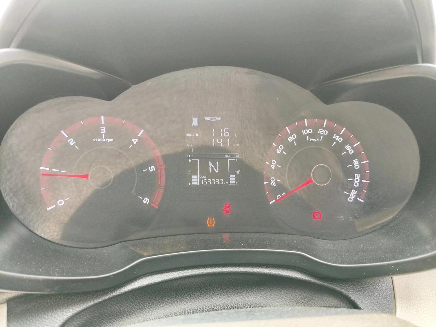 2022 Mahindra XUV300 W4 1.5 DIESEL, Diesel, Manual, 1,59,030 km, interior