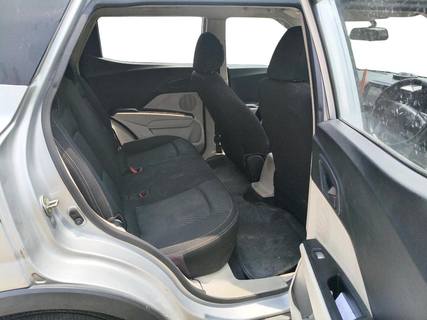 2022 Mahindra XUV300 W4 1.5 DIESEL, Diesel, Manual, 1,59,030 km, interior