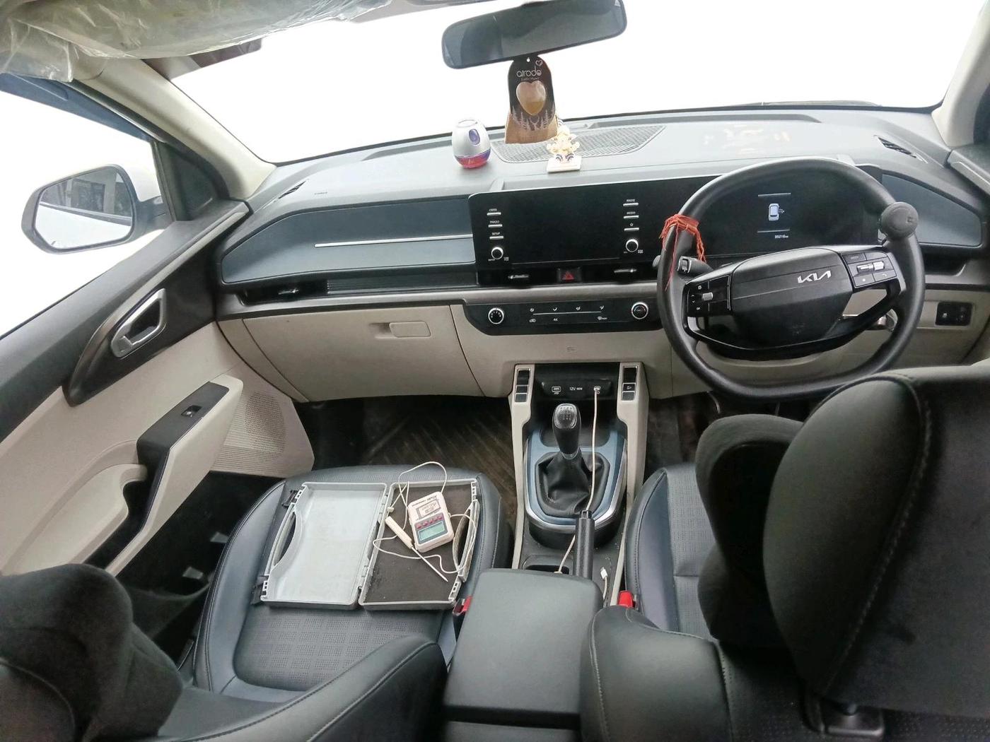 2025 KIA Carens Clavis HTE (O) 1.5 Diesel MT, Diesel, Manual, 35,216 km, interior