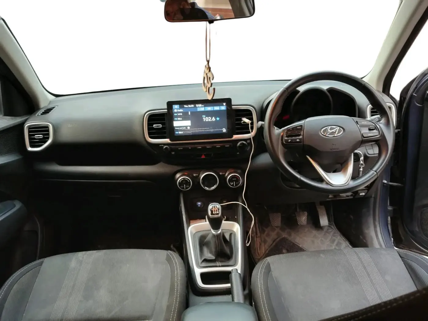 2020 Hyundai VENUE SX 1.5 CRDI, Diesel, Manual, 74,993 km, interior