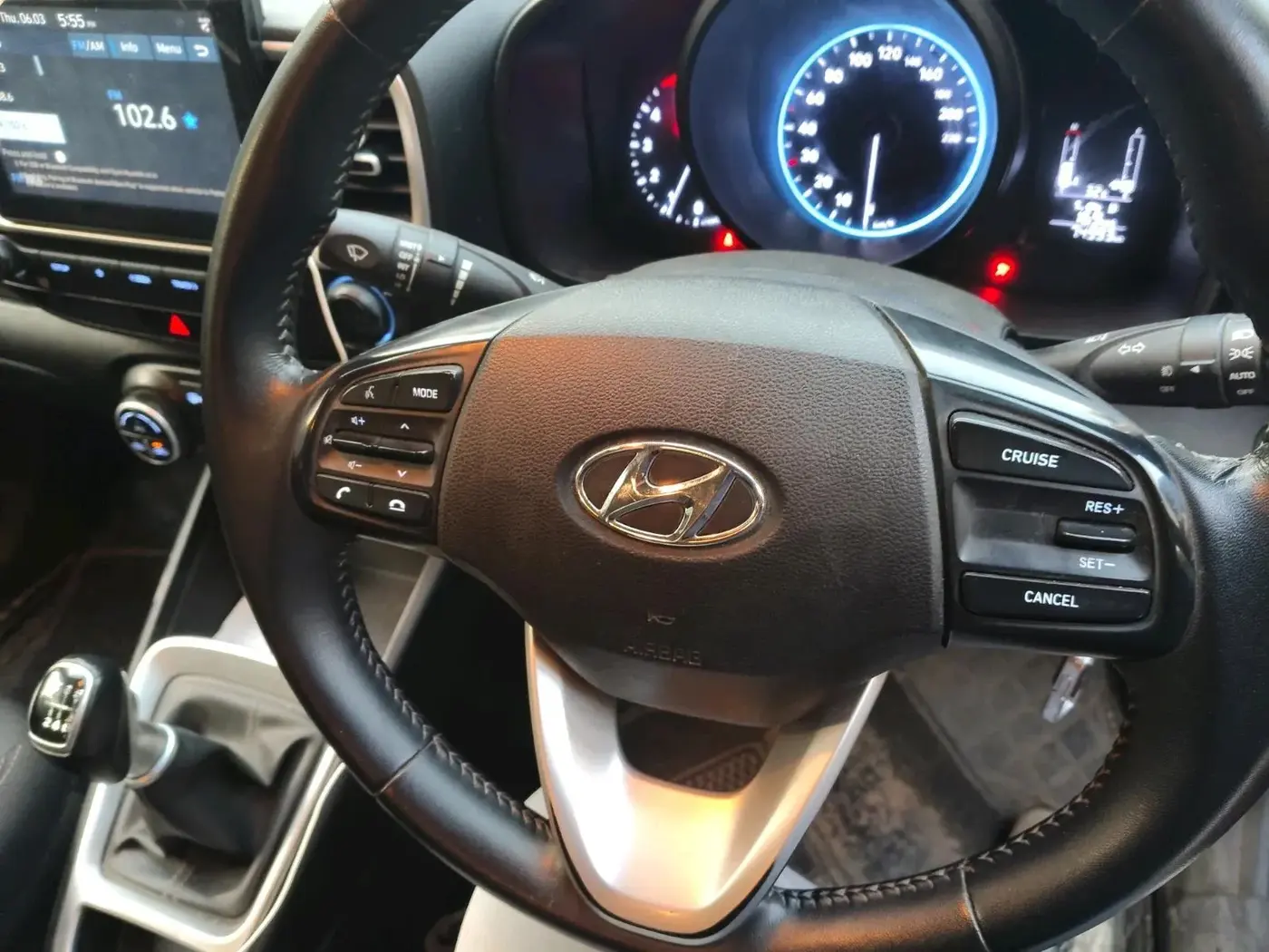 2020 Hyundai VENUE SX 1.5 CRDI, Diesel, Manual, 74,993 km, interior