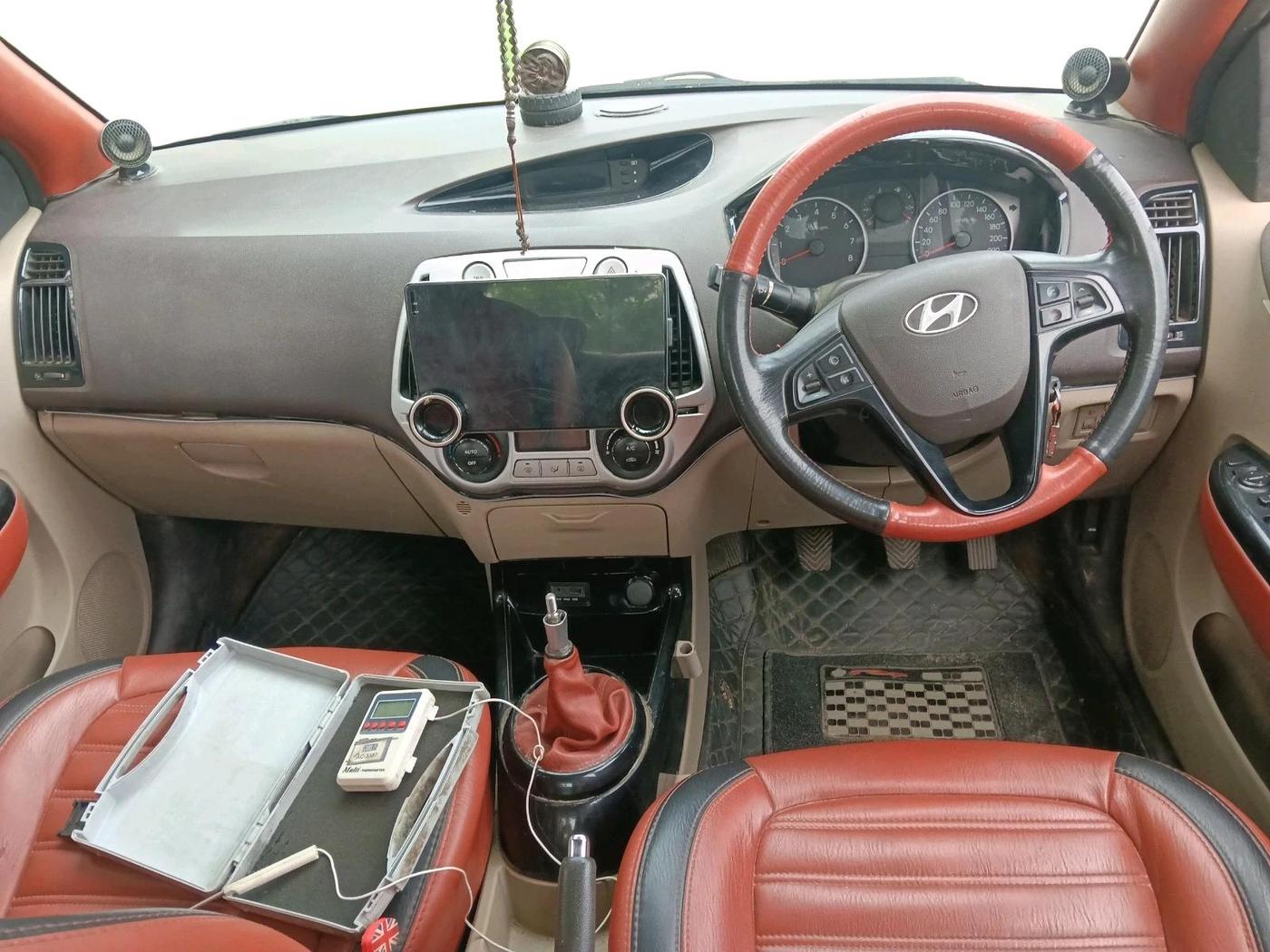 2012 Hyundai i20 SPORTZ 1.2, Petrol, Manual, 80,800 km, interior