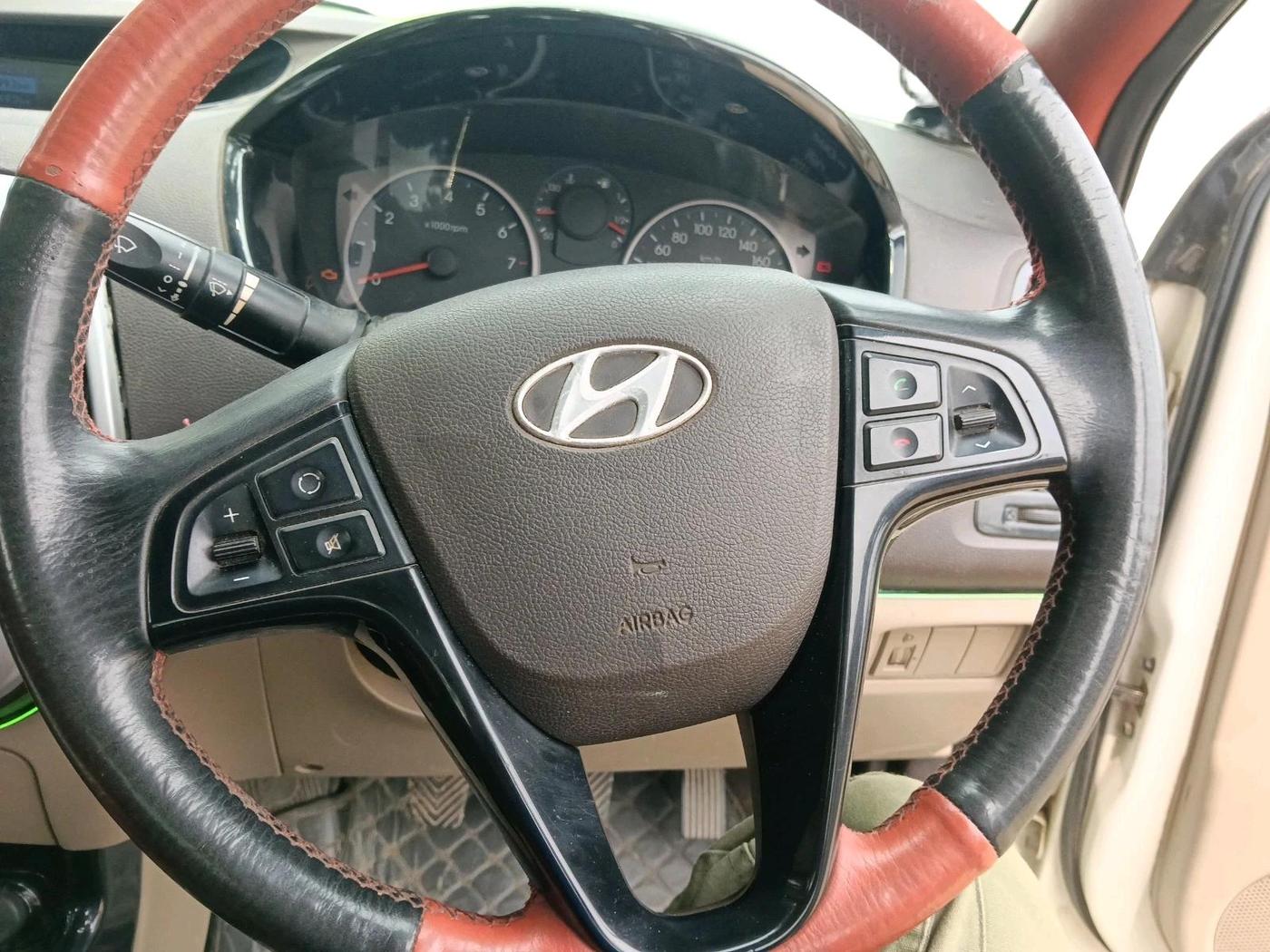 2012 Hyundai i20 SPORTZ 1.2, Petrol, Manual, 80,800 km, interior