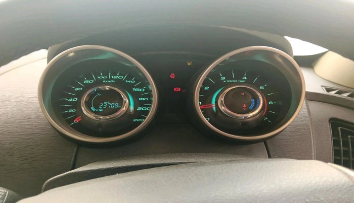 2021 Mahindra XUV500 W9, Diesel, Manual, 23,709 km, interior