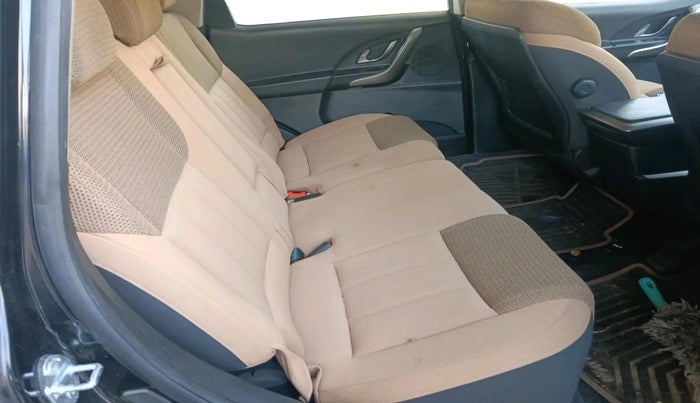 2021 Mahindra XUV500 W9, Diesel, Manual, 23,709 km, interior