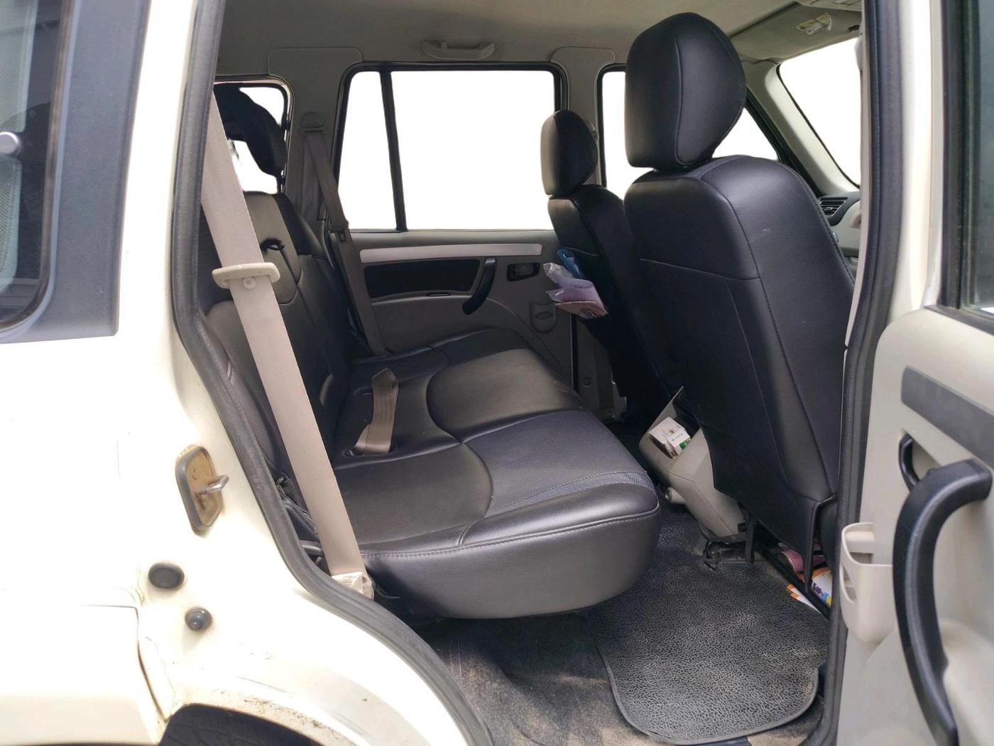 2018 Mahindra Scorpio S11 2WD, Diesel, Manual, 1,92,905 km, interior