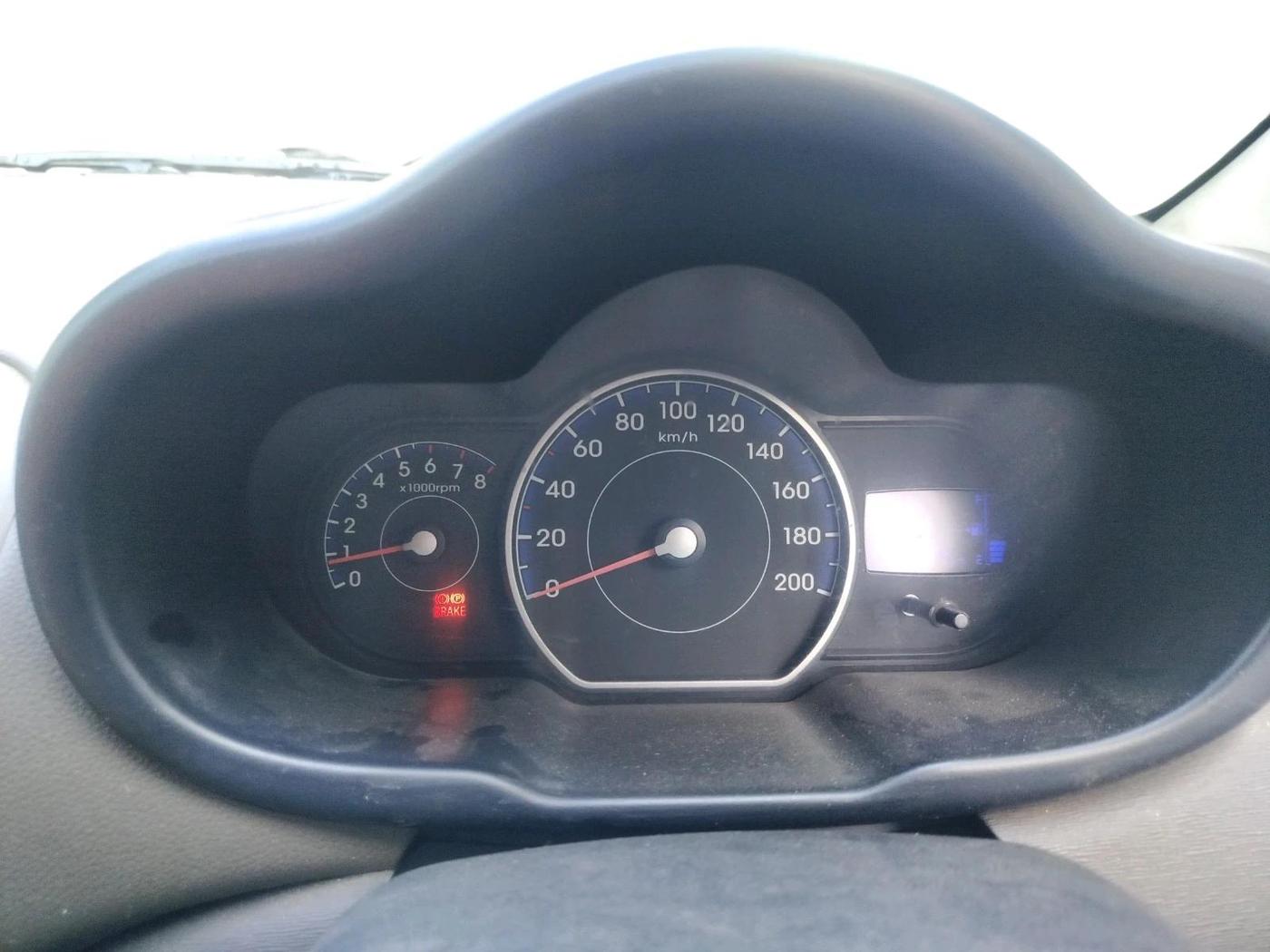 2015 Hyundai i10 SPORTZ 1.1, Petrol, Manual, 92,729 km, interior