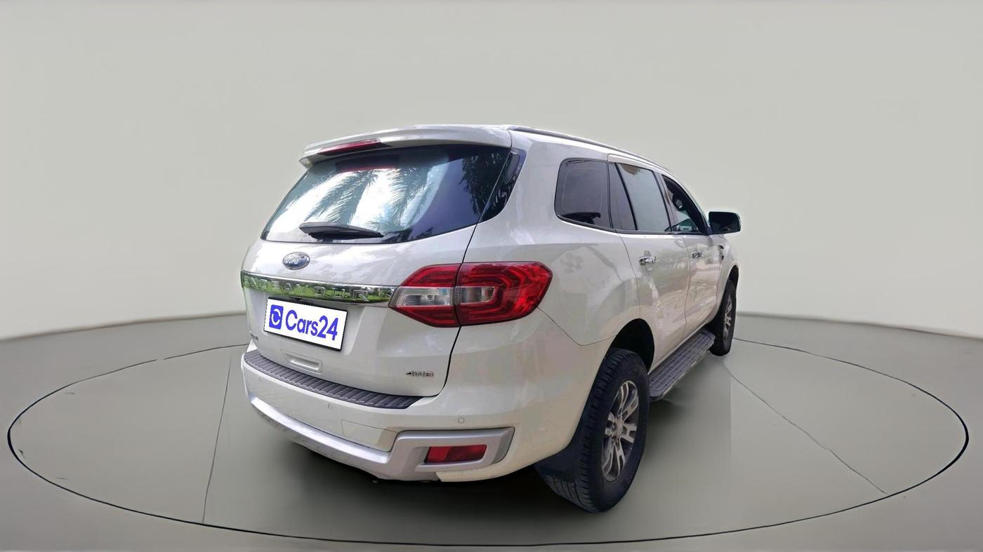 2017 Ford Endeavour TITANIUM 3.2 4X4 AT, Diesel, Automatic, 1,64,746 km, exterior