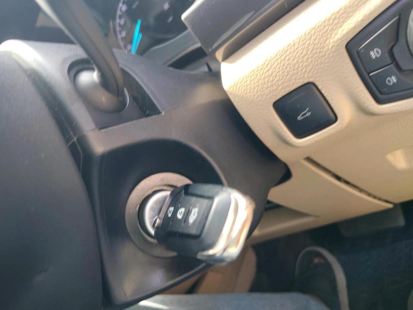 2017 Ford Endeavour TITANIUM 3.2 4X4 AT, Diesel, Automatic, 1,64,746 km, interior