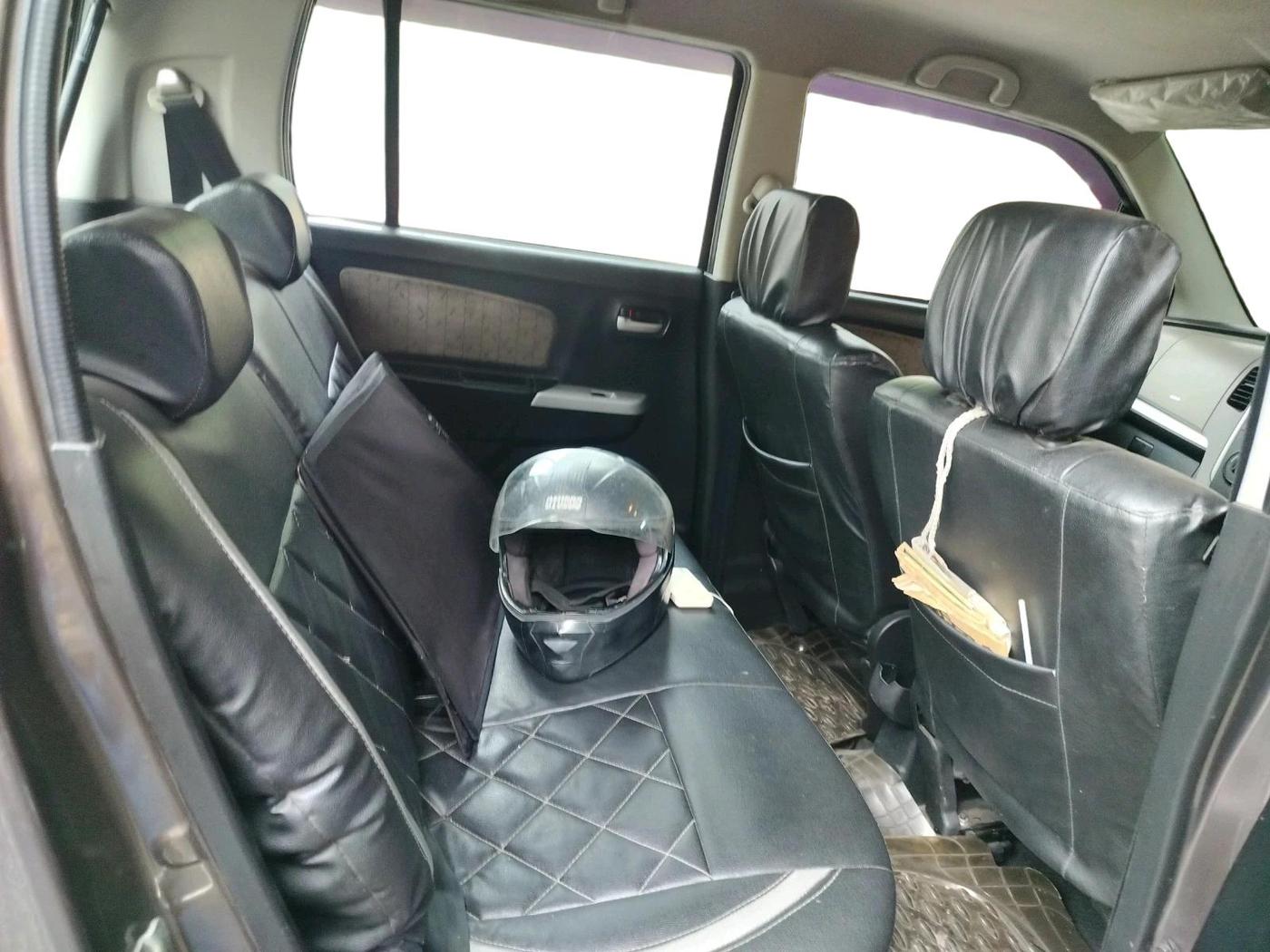 2013 Maruti Wagon R 1.0 VXI, Petrol, Manual, 87,396 km, interior