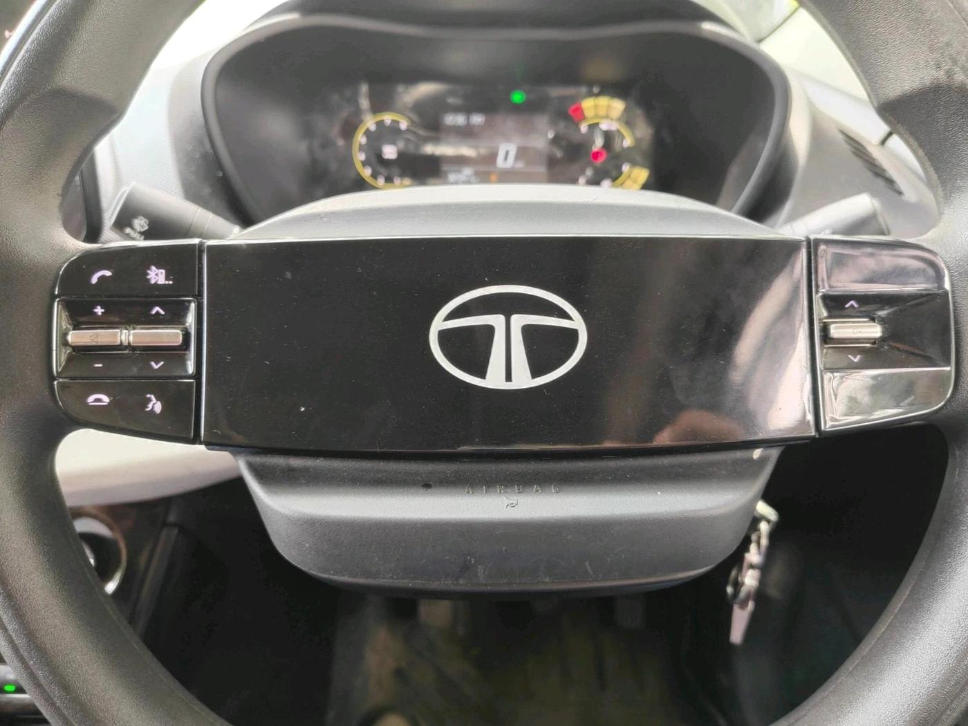 2025 Tata NEXON Pure S 1.2 iCNG, CNG, Manual, 32,341 km, interior