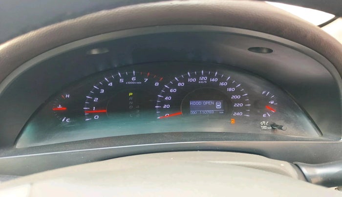 2011 Toyota Camry W4 AT, Petrol, Automatic, 2,25,880 km, interior