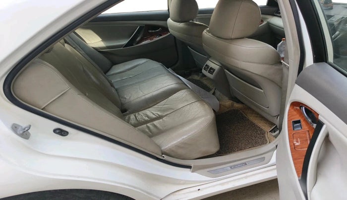2011 Toyota Camry W4 AT, Petrol, Automatic, 2,25,880 km, interior