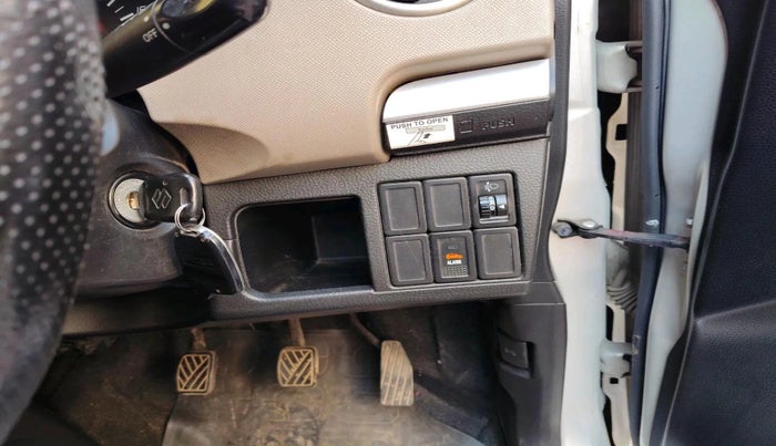 2015 Maruti Wagon R 1.0 LXI, Petrol, Manual, 65,159 km, interior