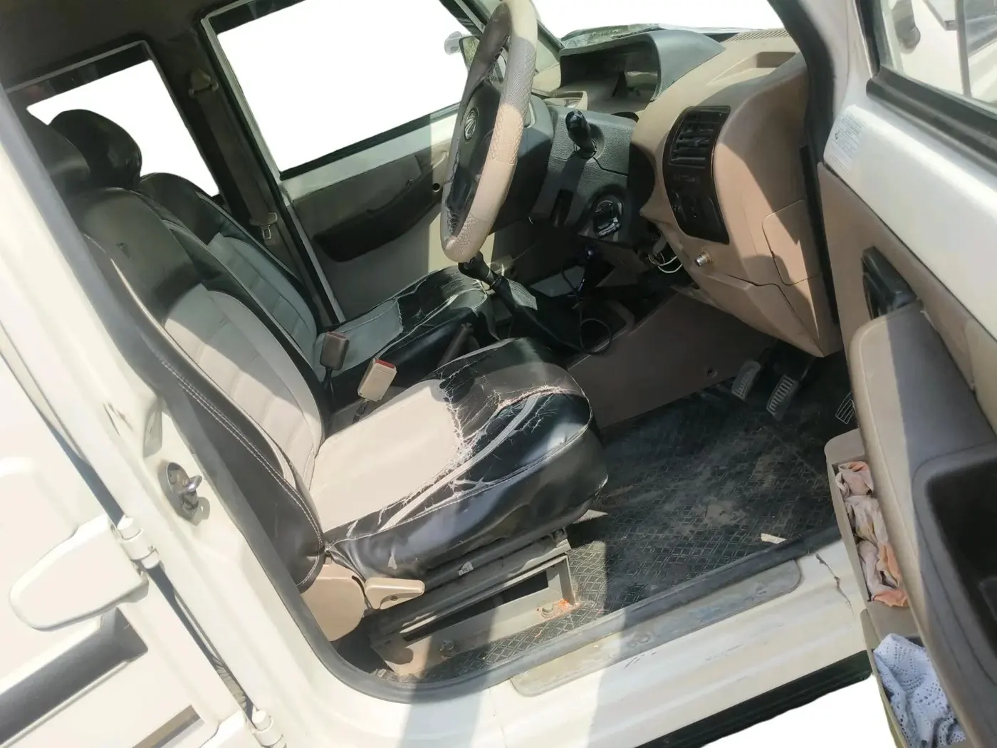 2020 Mahindra Bolero B6 (O), Diesel, Manual, 96,981 km, interior
