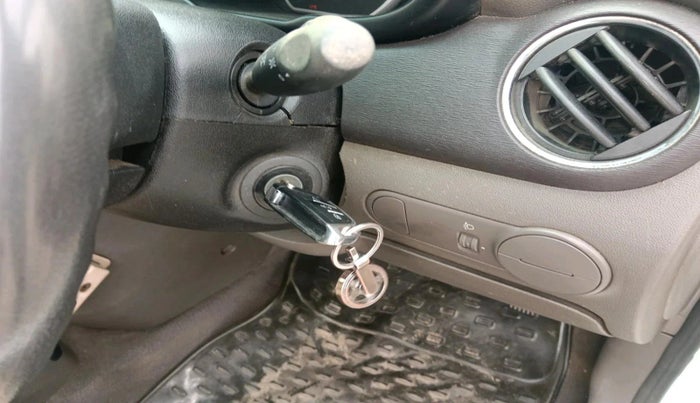 2011 Hyundai i10 MAGNA 1.2, Petrol, Manual, 97,440 km, interior