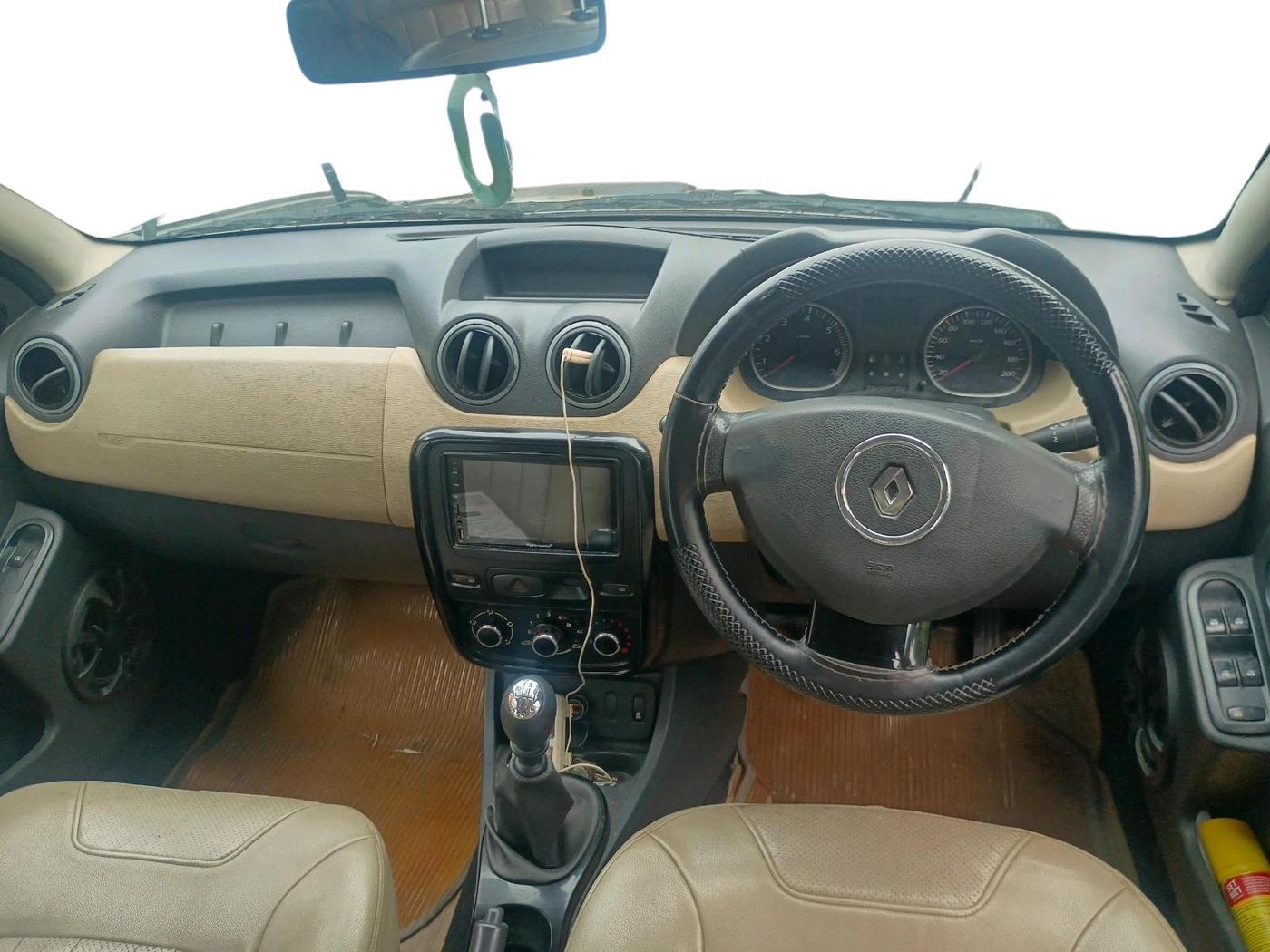 2014 Renault Duster 110 PS RXZ DIESEL, Diesel, Manual, 1,74,625 km, interior