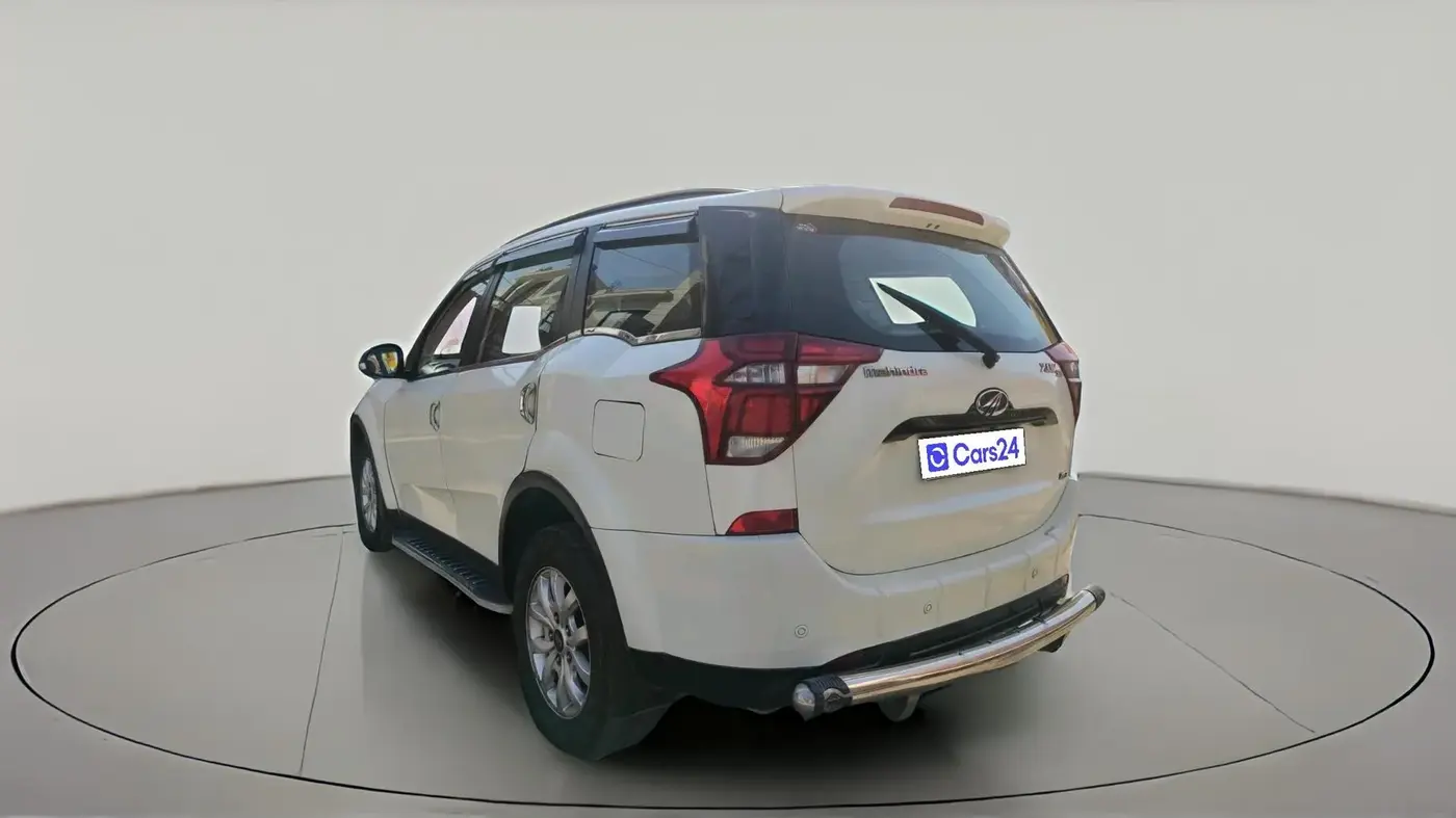 2018 Mahindra XUV500 W9, Diesel, Manual, 98,624 km, exterior