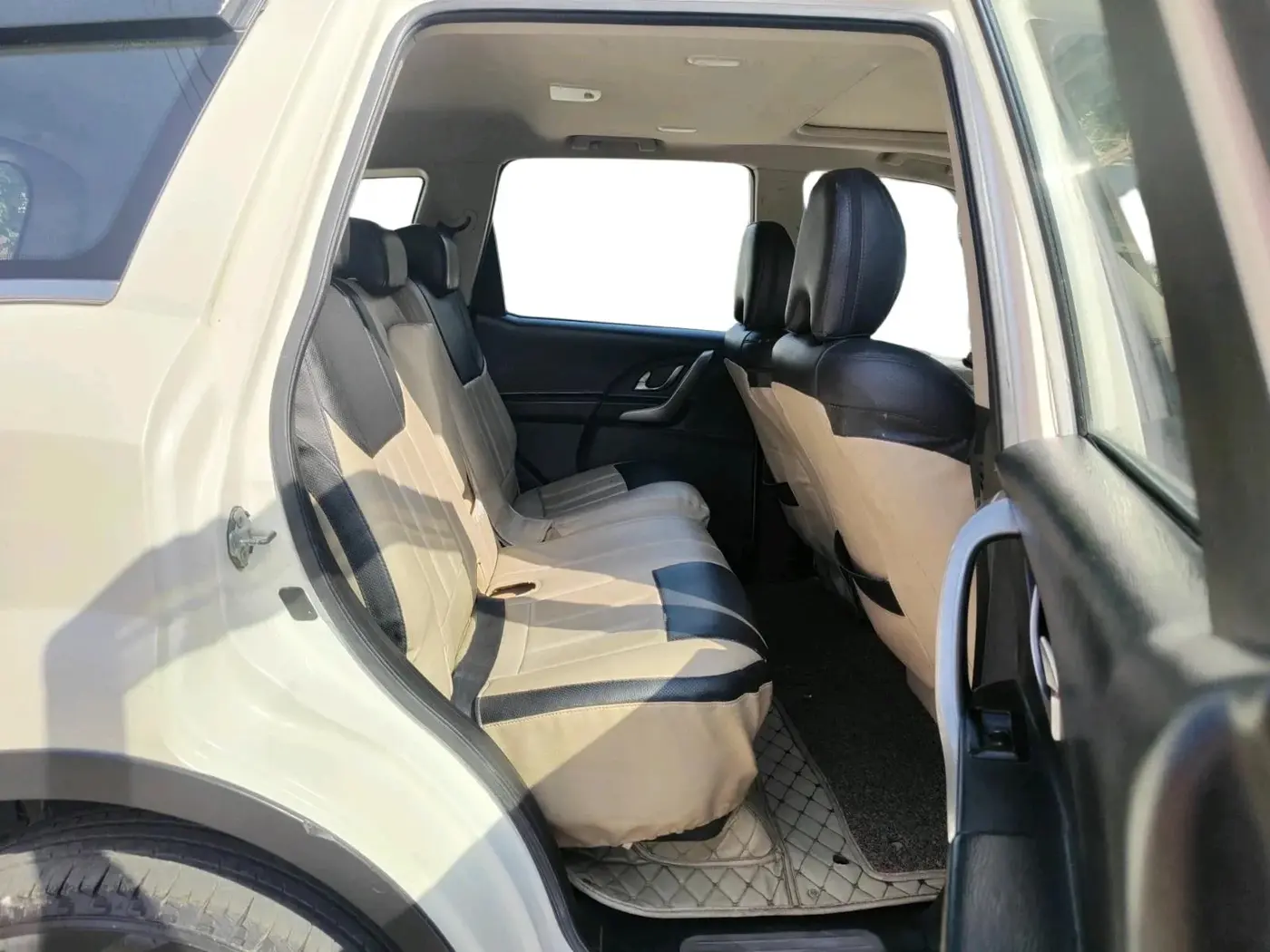 2018 Mahindra XUV500 W9, Diesel, Manual, 98,624 km, interior