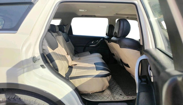 2018 Mahindra XUV500 W9, Diesel, Manual, 98,624 km, interior