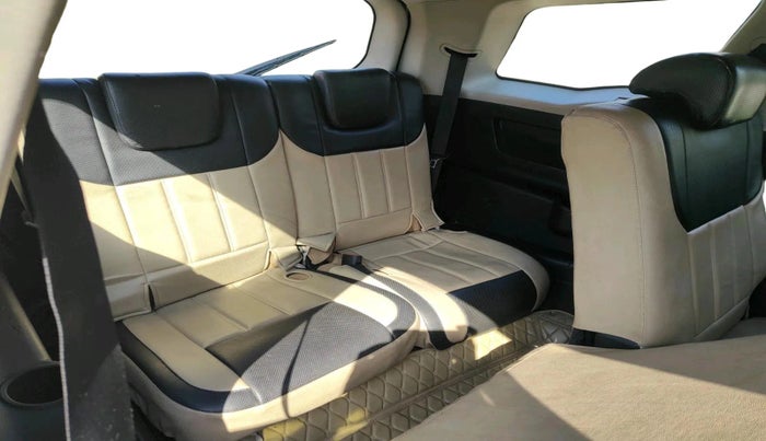 2018 Mahindra XUV500 W9, Diesel, Manual, 98,624 km, interior