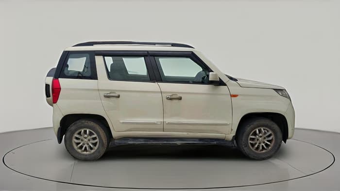 2016 Mahindra TUV300 T8, Diesel, Manual, 1,65,250 km, exterior