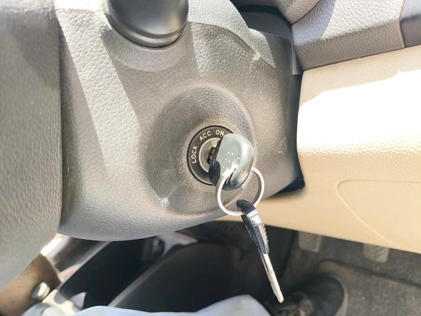 2013 Hyundai Eon MAGNA +, Petrol, Manual, 58,379 km, interior