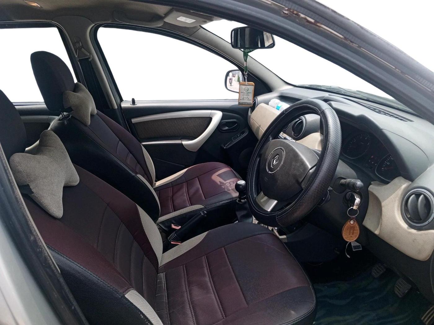2013 Renault Duster 110 PS RXL 4X2 AMT, Diesel, Automatic, 91,442 km, interior