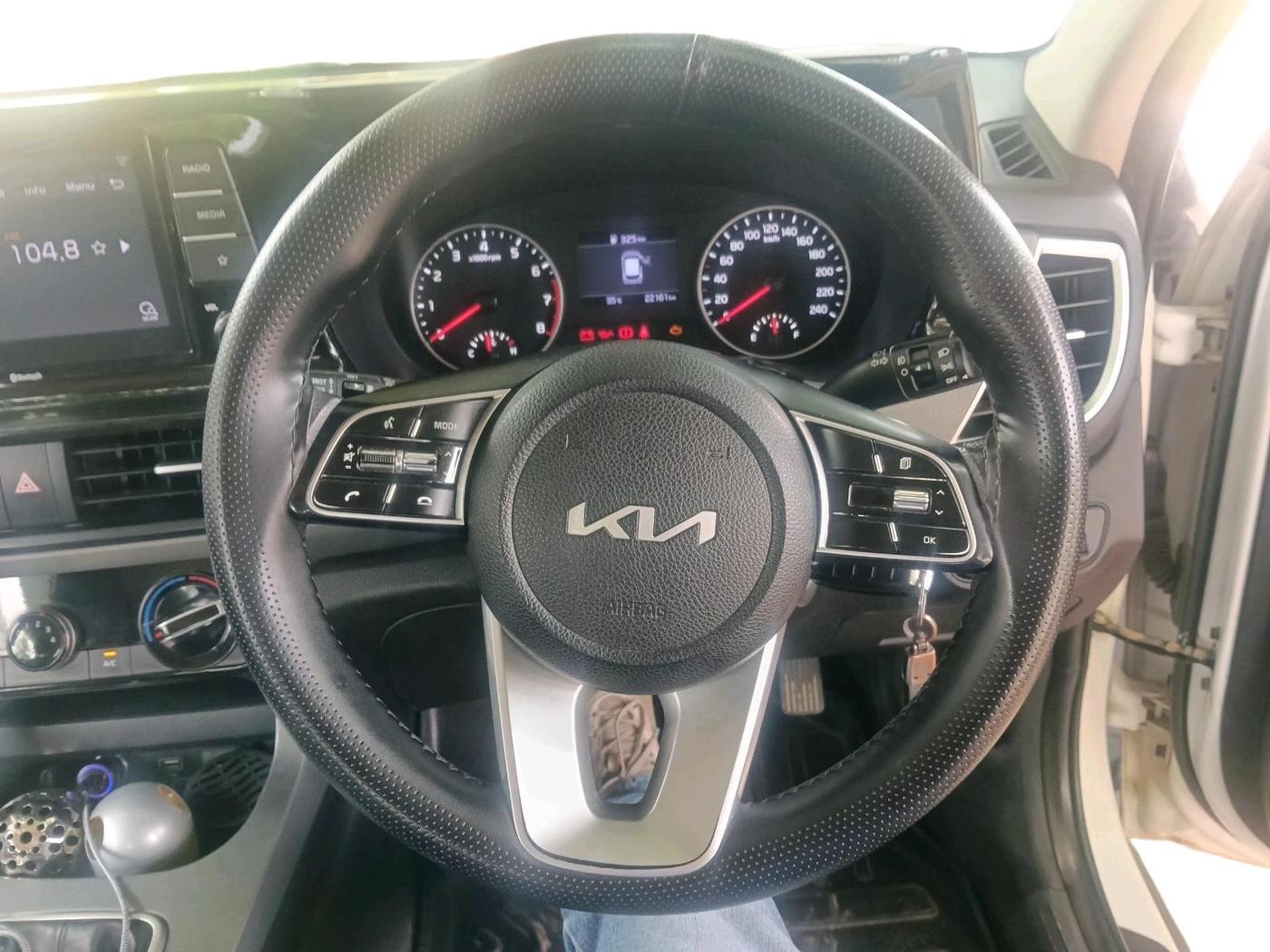 2022 KIA SELTOS HTK 1.5 PETROL, Petrol, Manual, 22,161 km, interior