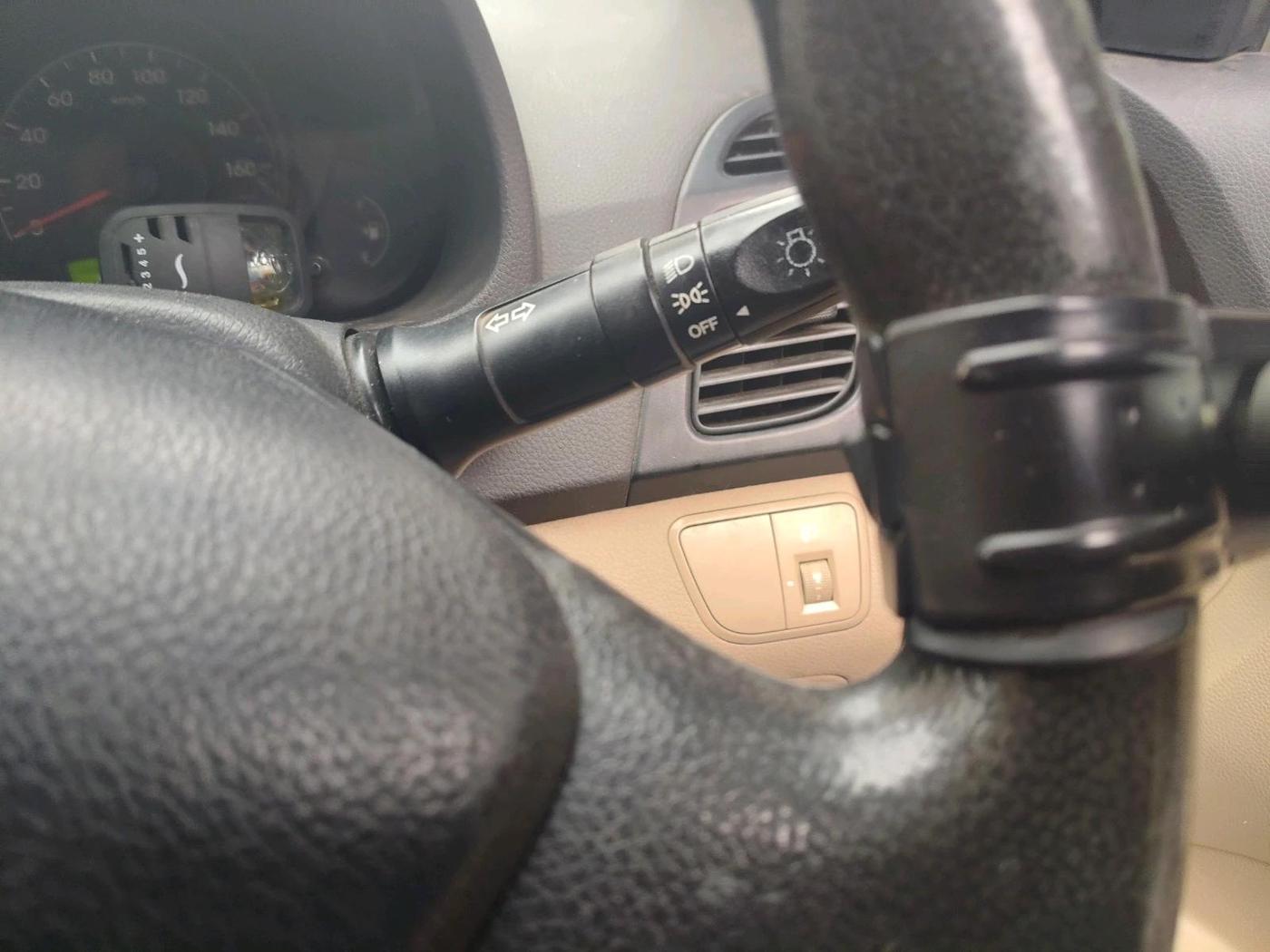 2013 Hyundai Eon ERA +, Petrol, Manual, 1,02,094 km, interior