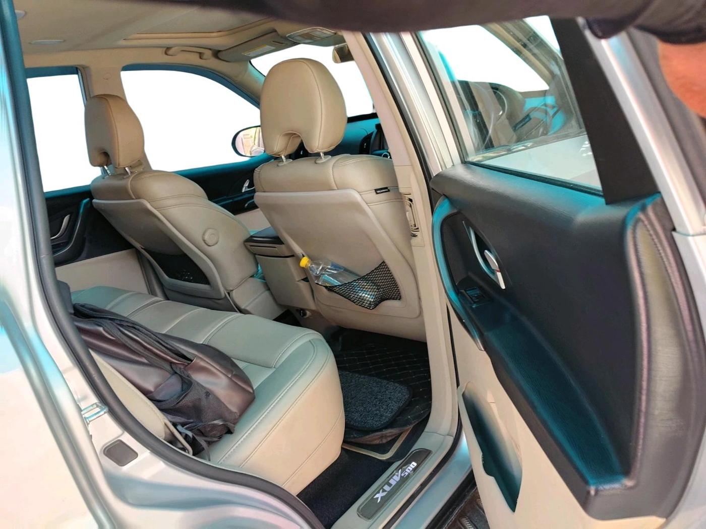 2017 Mahindra XUV500 W10, Diesel, Manual, 80,049 km, interior