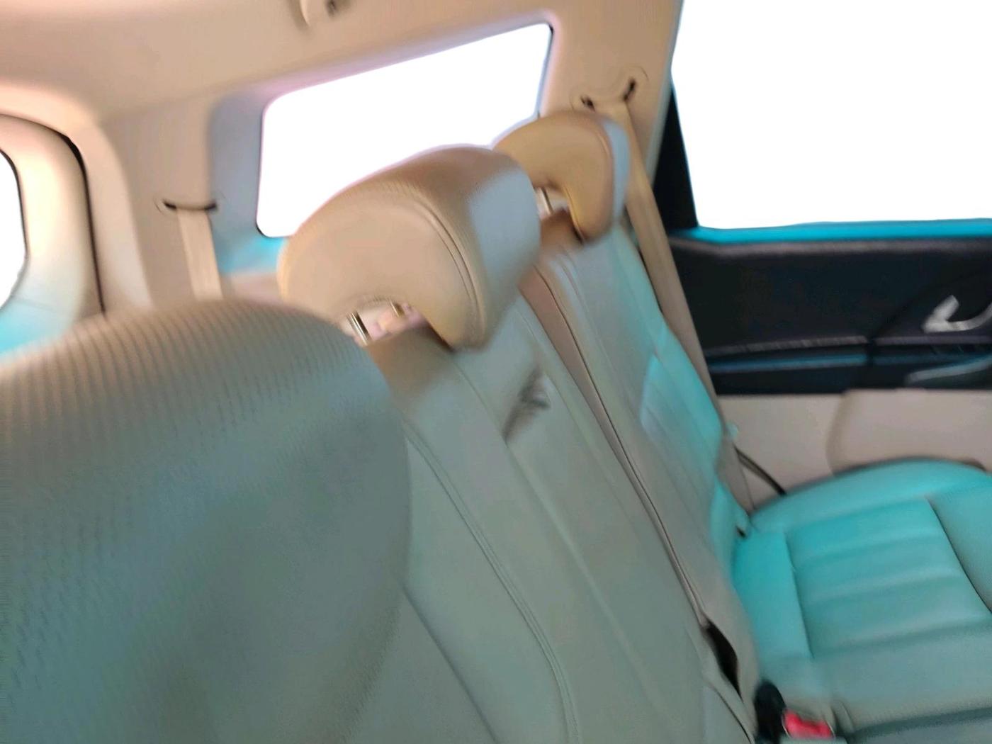 2017 Mahindra XUV500 W10, Diesel, Manual, 80,049 km, interior