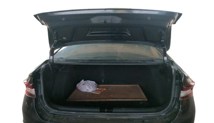 2024 Skoda SLAVIA AMBITION 1.0L TSI MT, Petrol, Manual, 18,868 km, exterior