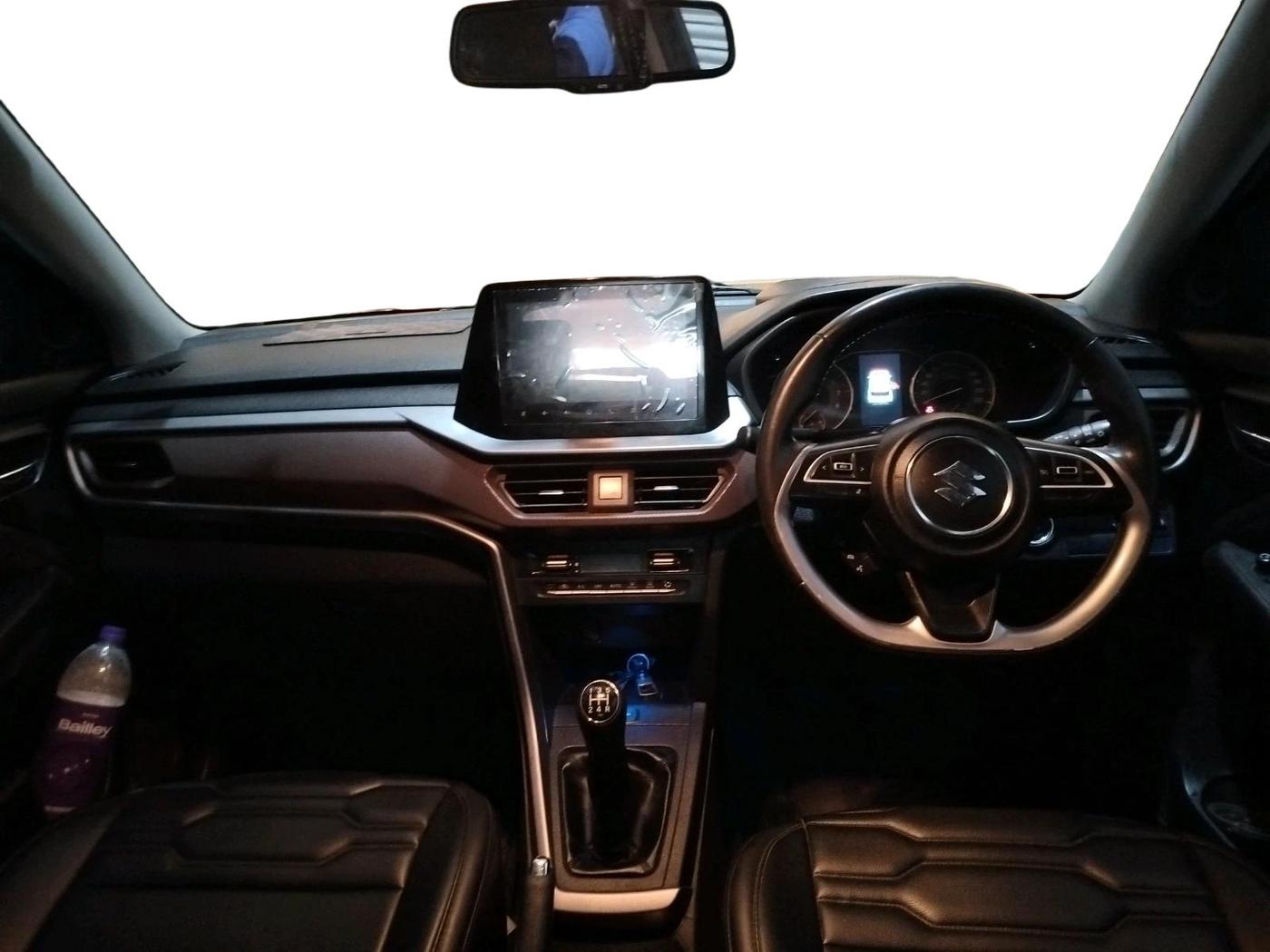 2024 Maruti BREZZA ZXI + SMART HYBRID, Petrol, Manual, 39,594 km, interior