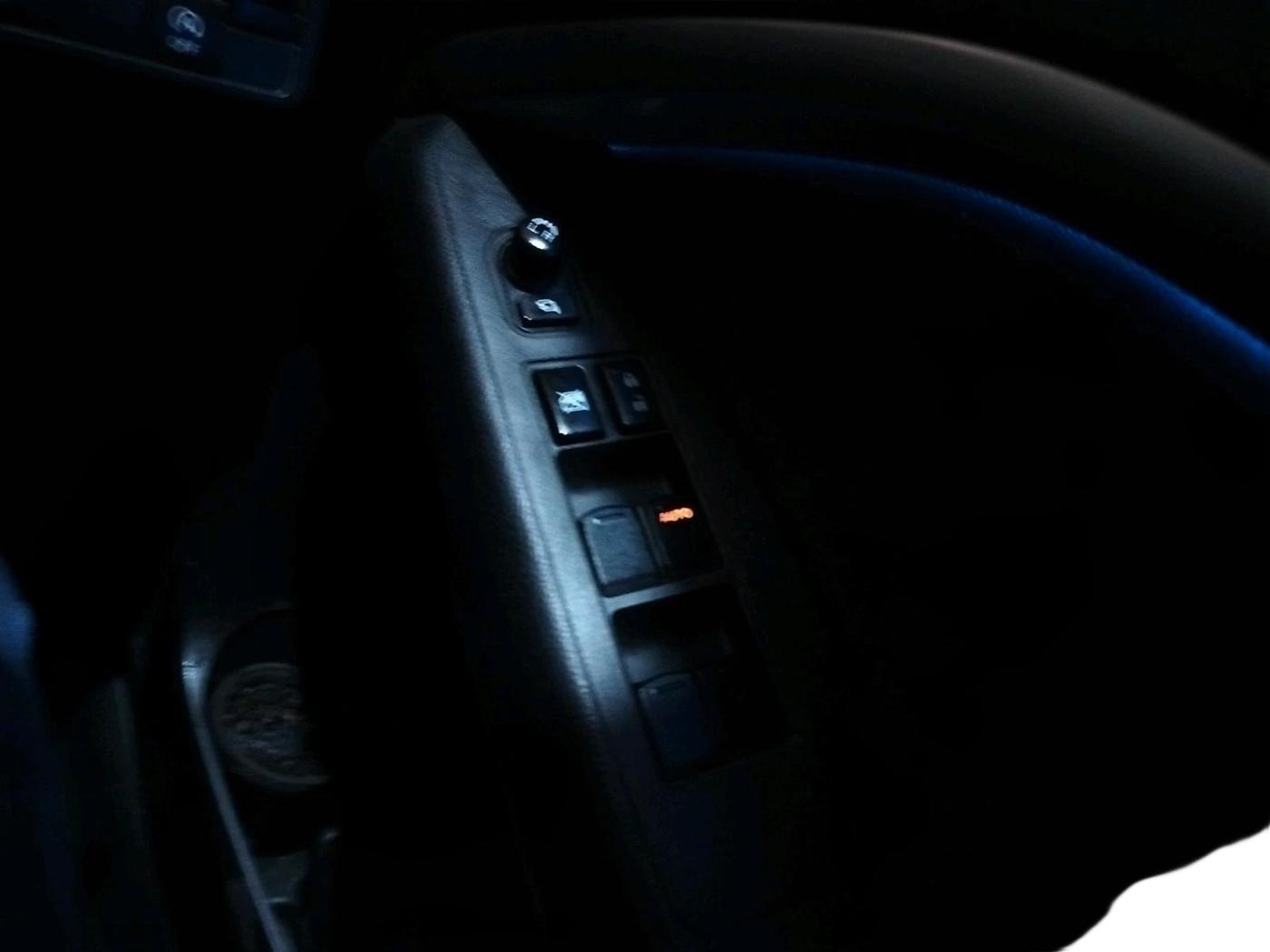 2024 Maruti BREZZA ZXI + SMART HYBRID, Petrol, Manual, 39,594 km, interior