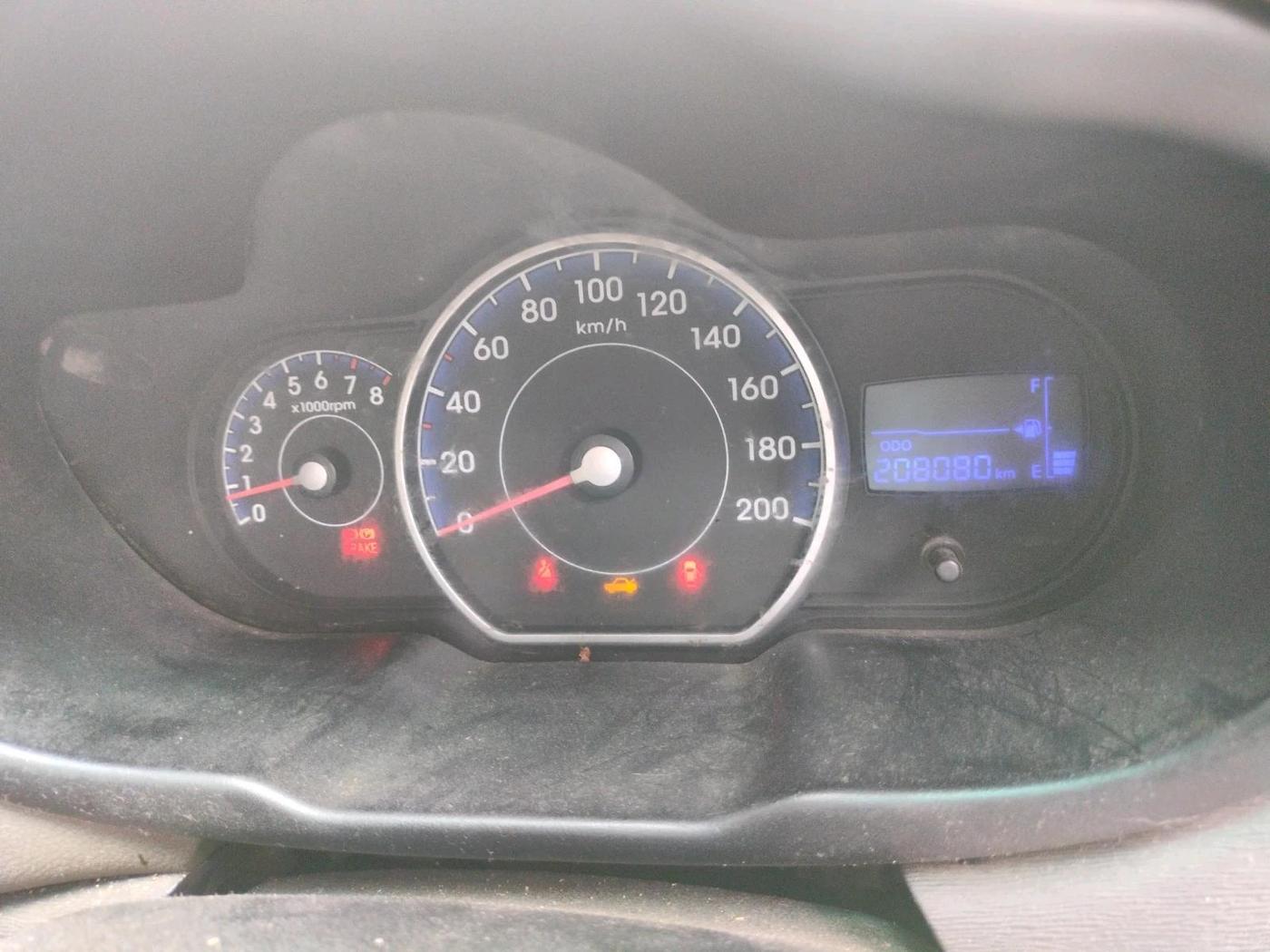 2013 Hyundai i10 SPORTZ 1.2, CNG, Manual, 2,08,080 km, interior