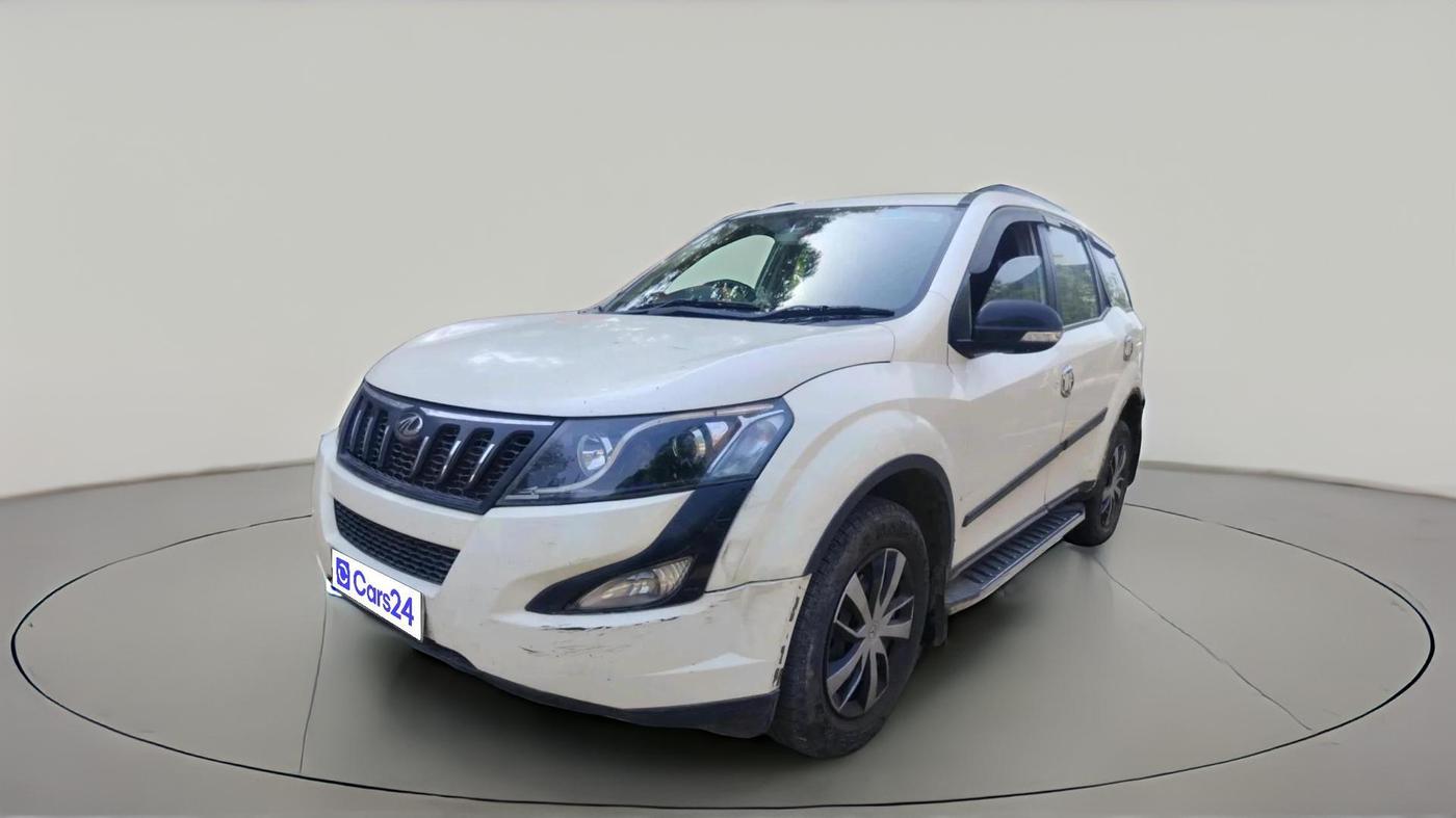 2017 Mahindra XUV500 W4, Diesel, Manual, 1,90,857 km, exterior