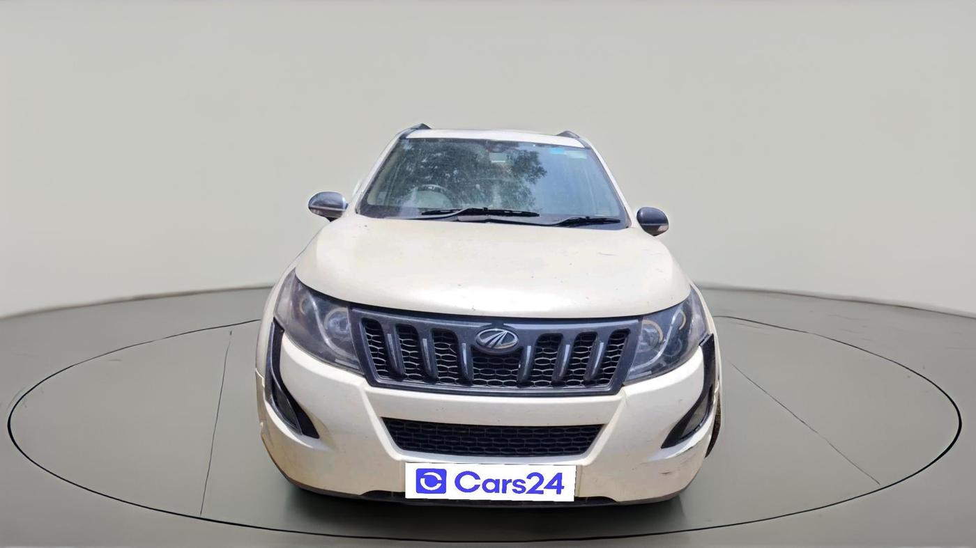 2017 Mahindra XUV500 W4, Diesel, Manual, 1,90,857 km, exterior