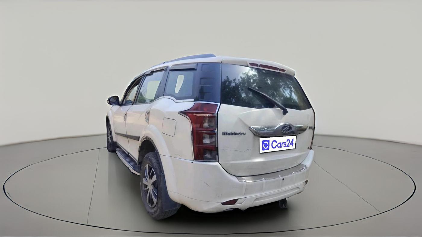 2017 Mahindra XUV500 W4, Diesel, Manual, 1,90,857 km, exterior