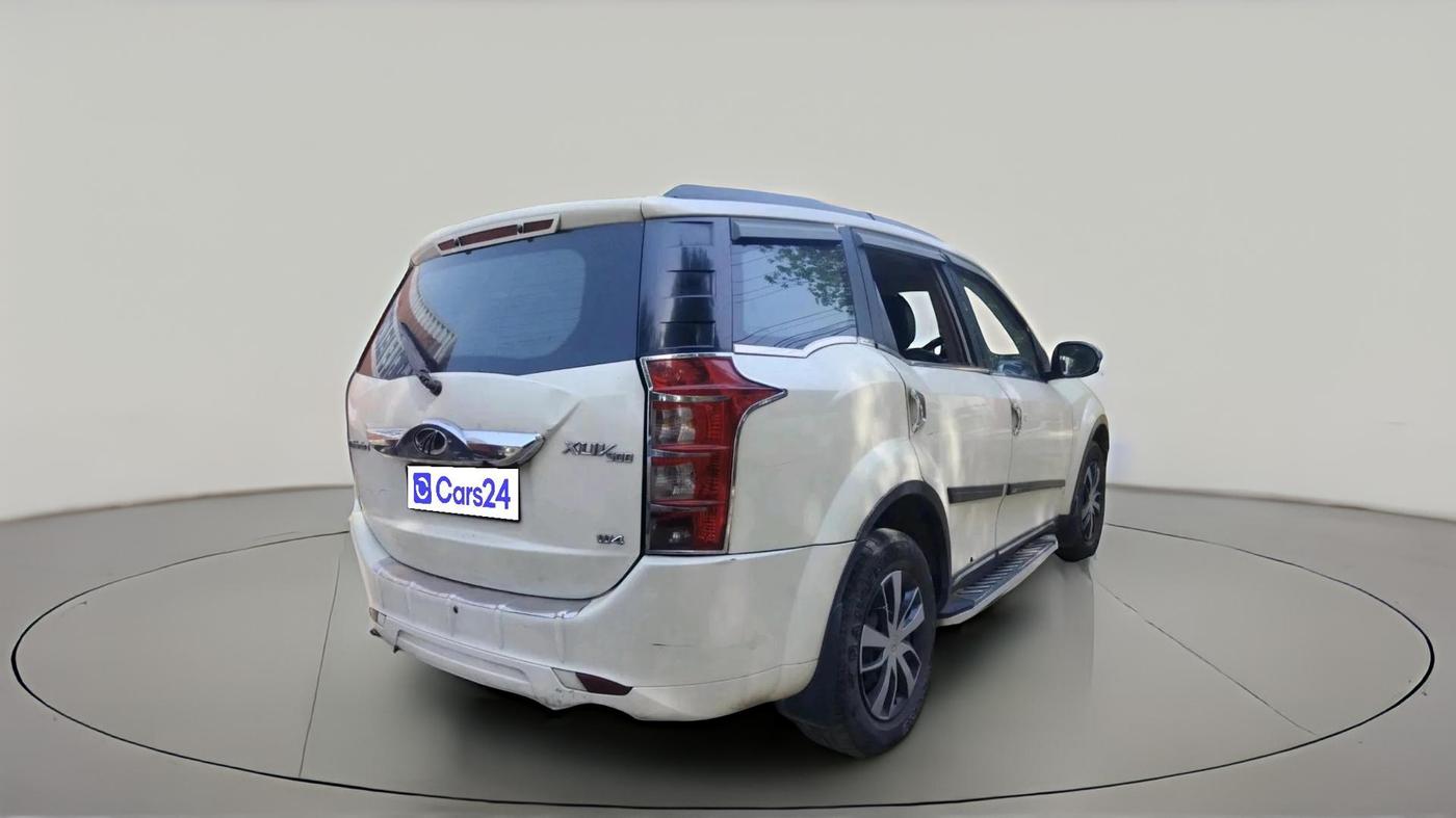 2017 Mahindra XUV500 W4, Diesel, Manual, 1,90,857 km, exterior