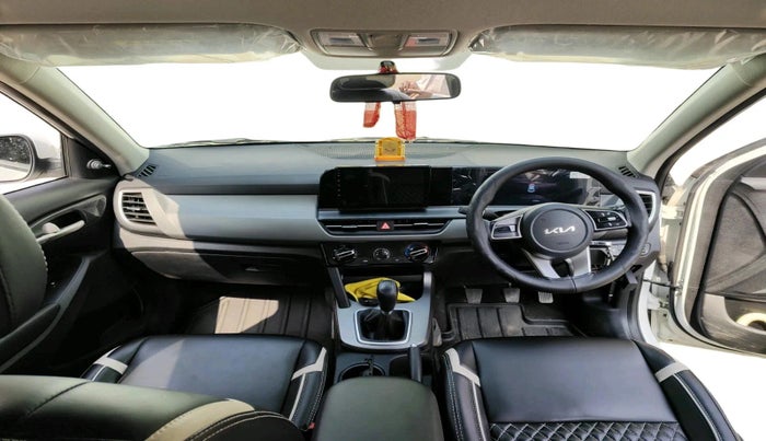 2024 KIA SELTOS  HTE 1.5 PETROL MT, Petrol, Manual, 5,704 km, interior