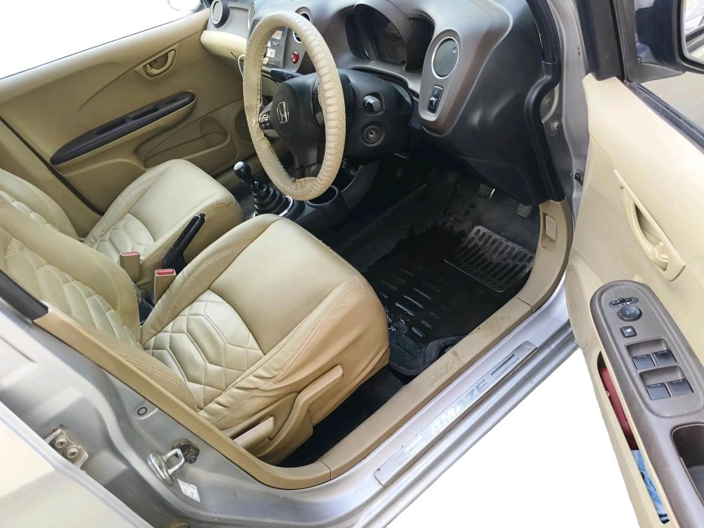 2013 Honda Amaze 1.5L I-DTEC S, Diesel, Manual, 1,37,823 km, interior