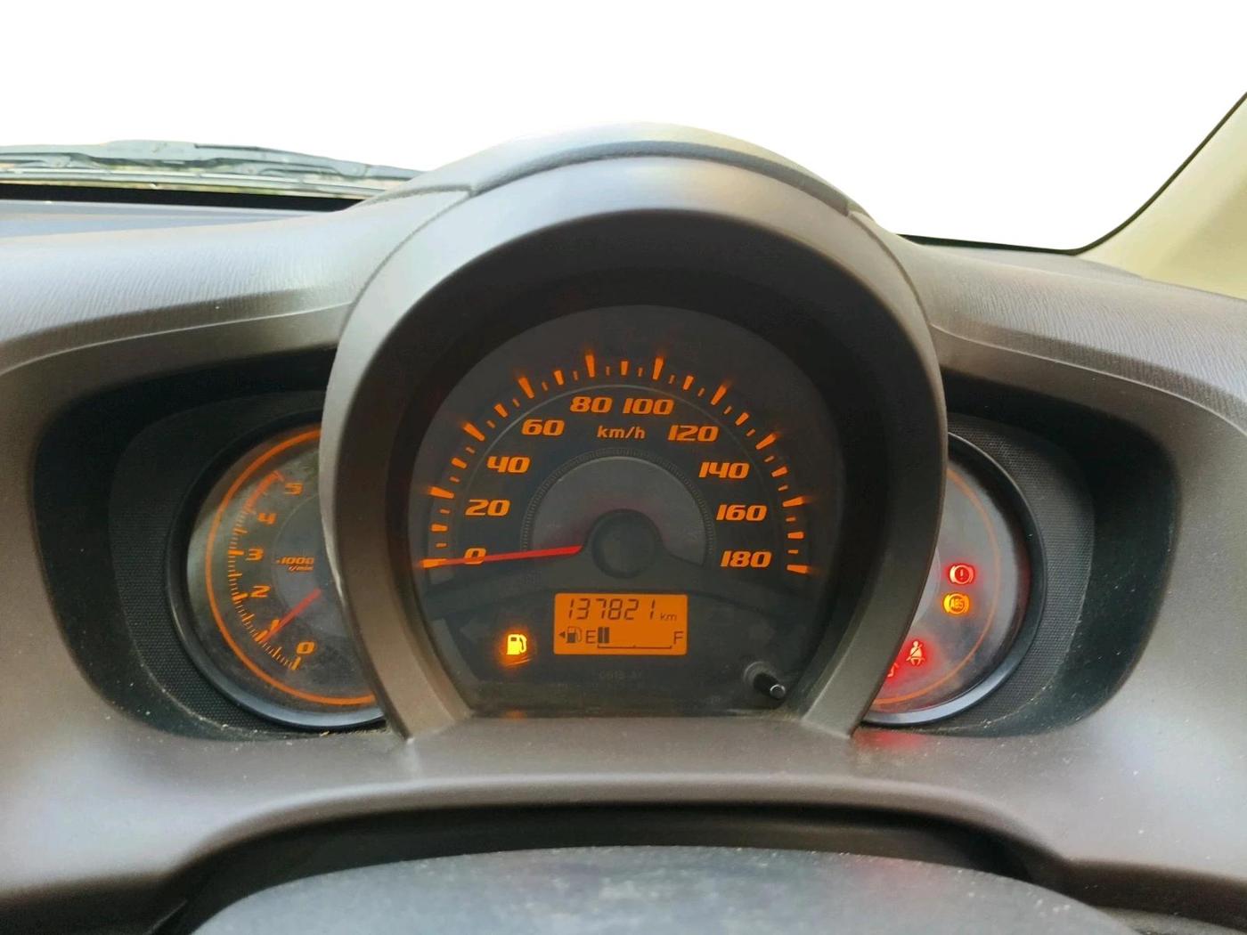 2013 Honda Amaze 1.5L I-DTEC S, Diesel, Manual, 1,37,823 km, interior