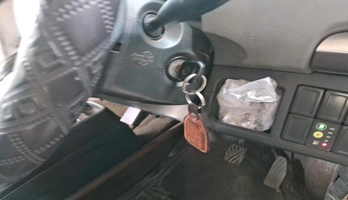 2011 Maruti Wagon R 1.0 LXI CNG, CNG, Manual, 98,476 km, interior