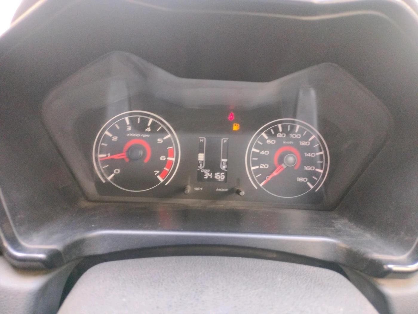 2018 Mahindra KUV 100 NXT K4+ P 6 STR, Petrol, Manual, 36,166 km, interior