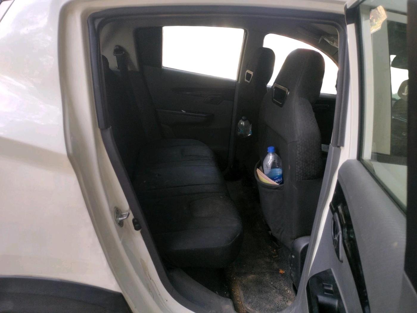 2018 Mahindra KUV 100 NXT K4+ P 6 STR, Petrol, Manual, 36,166 km, interior