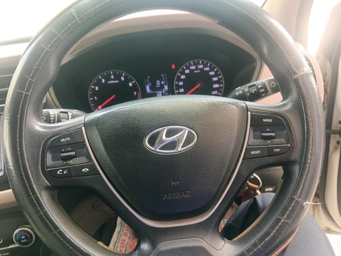 2018 Hyundai Elite i20 ASTA 1.2, Petrol, Manual, 1,28,041 km, interior