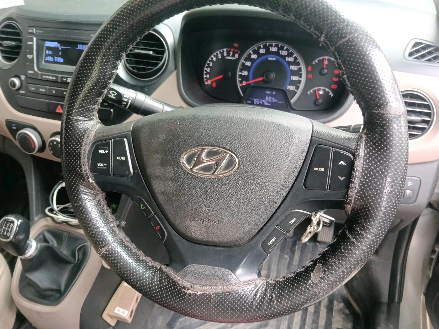 2016 Hyundai Grand i10 SPORTZ 1.2 KAPPA VTVT, Petrol, Manual, 85,476 km, interior